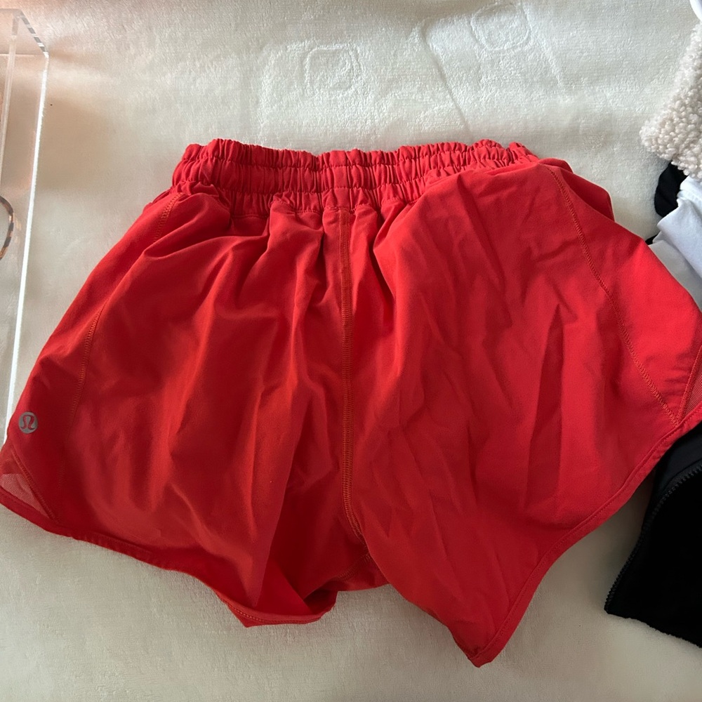 CARNATION RED LULULEMON HOTTY HOTS